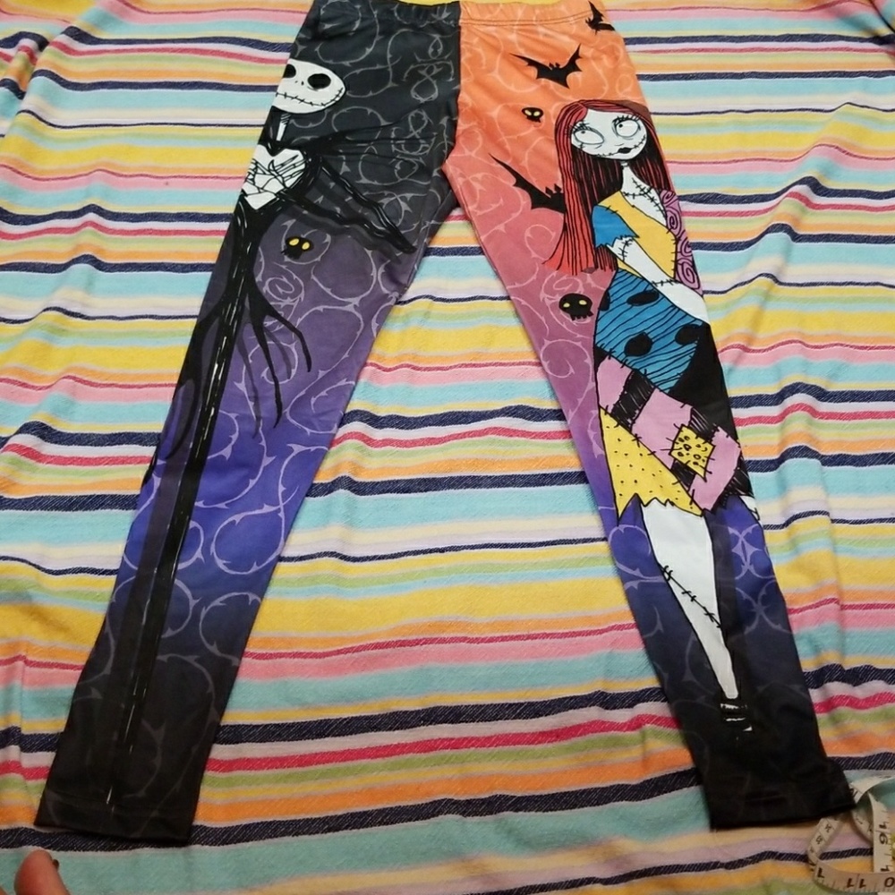 DISNEY NIGHTMARE BEFORE CHRISTMAS - Picture 2 of 5